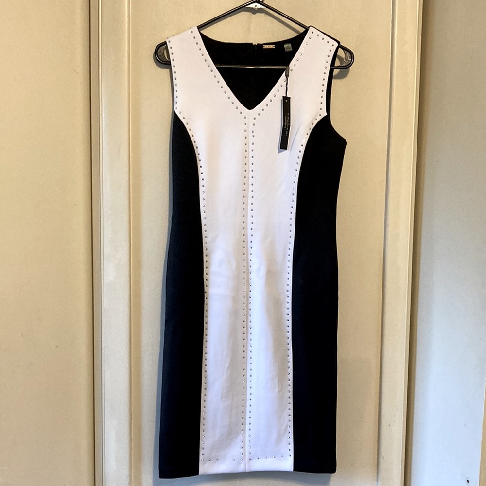 T Tahari Colorblock Studded Dress Black White  Size Small NEW